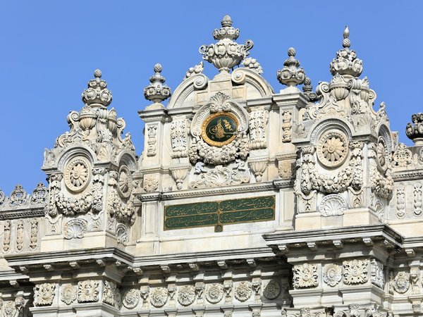 Европейская роскошь Стамбула: дворец Долмабахче и улица Истикляль