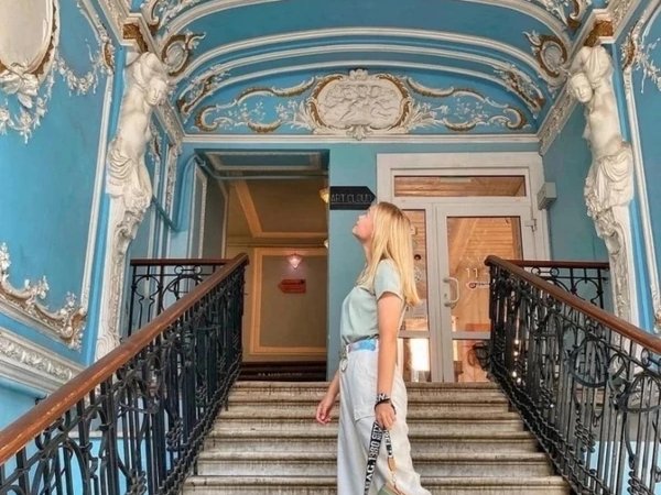 Петербург изнутри: дворы, парадные и судьбы