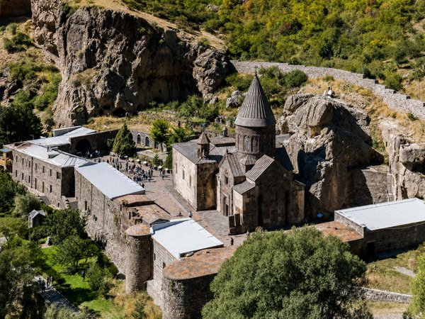 Из Еревана — к Хору Вирап, Гарни, Гегарду и Симфонии камней - фото 2