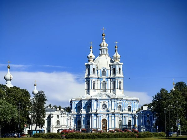 По Литейной части Петербурга до Смольного монастыря: путь к образованию женщин в России - фото 1