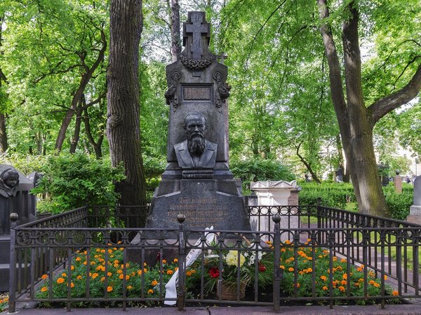 По православным храмам Петербурга на комфортабельном автомобиле - фото 4