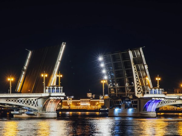 К разведённым мостам Петербурга — через порт - фото 1