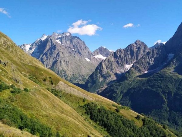Треккинги на Домбае с проживанием в гостинице: Бадукские озёра, водопады и каньон Чёртова мельница, фото 5