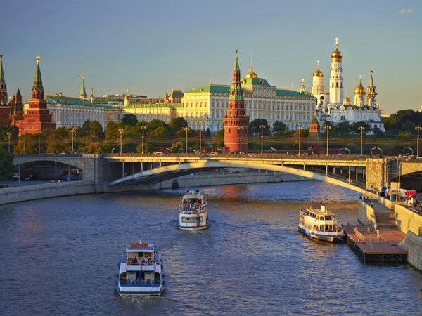 Снегири на волне: музыкальная речная прогулка по центру Москвы - фото 3