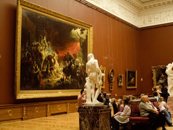 Экскурсия по центру Санкт-Петербурга и Русскому музею - фото 1