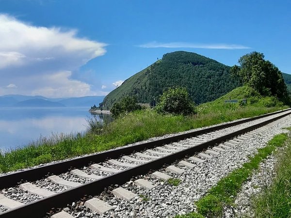 Из Иркутска к красотам Байкала: путешествие по КБЖД - фото 1