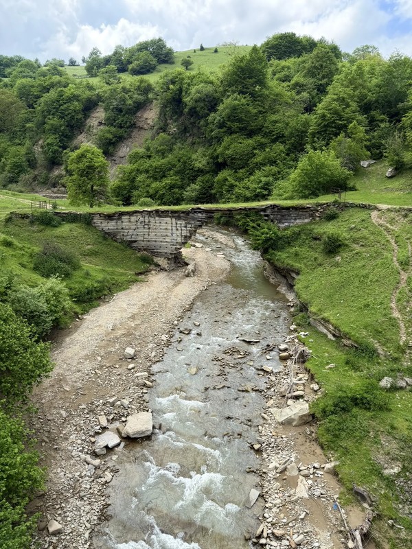 Из Дербента — к древней крепости, Хучнинскому водопаду и экраноплану «Лунь» (всё включено)