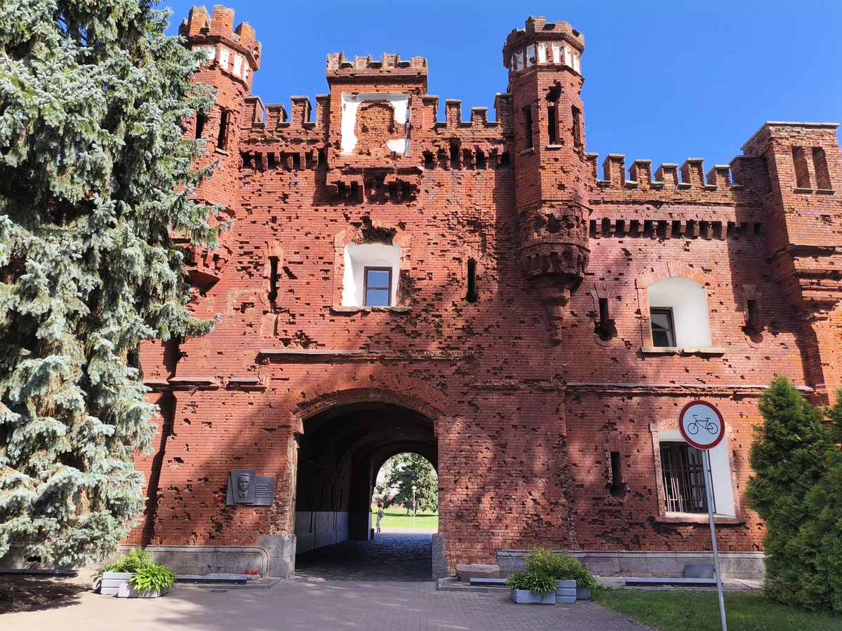 Вечерняя экскурсия по Бресту + посещение Брестской крепости