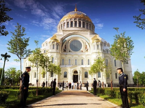 Кронштадтские хроники: экскурсия из Петербурга - фото 1
