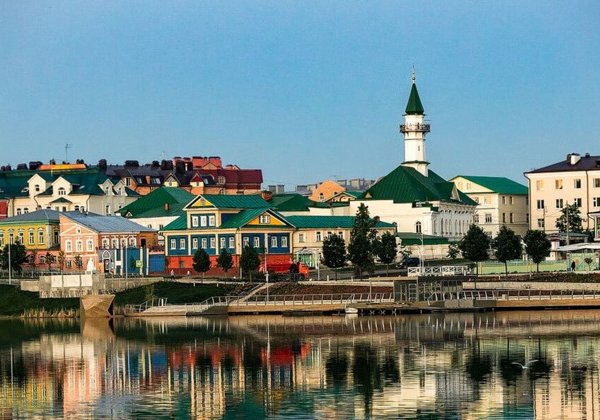 Казань: город меж крестом и полумесяцем