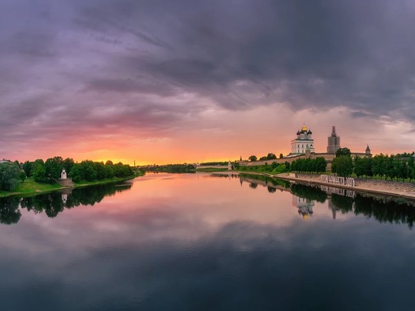 Изборск, Мальская долина и Печоры: автомобильная экскурсия (всё включено) - фото 2