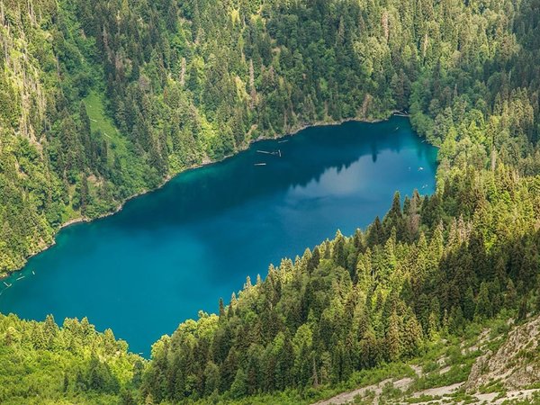 Сказочный мир горных озёр: Большая и Малая Рица