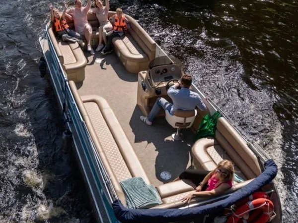 От Петроградки до Фонтанки на водном такси - фото 1