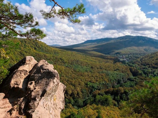 Золотые Планческие скалы, винодельня Собер Баш и беседка желаний