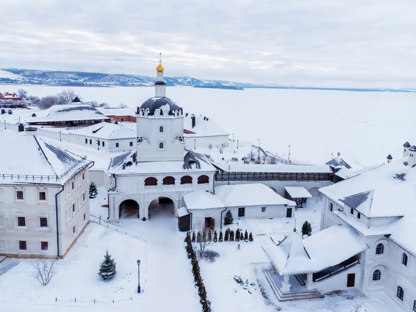 Единство противоположностей: Вселенский храм, Иннополис, Свияжск - фото 1