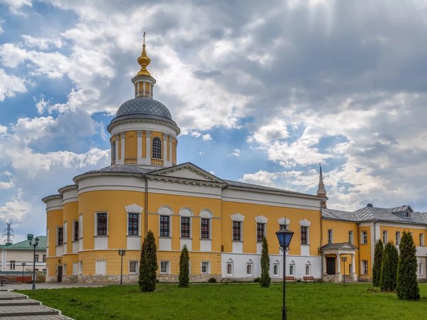 Коломна между двух рек: монастыри, кремль и прогулка на теплоходе - фото 1