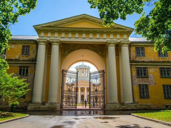 Фривольные сфинксы и пустые склепы: квест-экскурсия без гида и билет в парк усадьбы «Архангельское» - фото 4