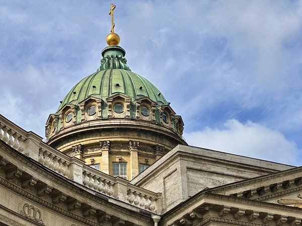 Православные святыни Петербурга: от Казанского собора до Оптиной пустыни