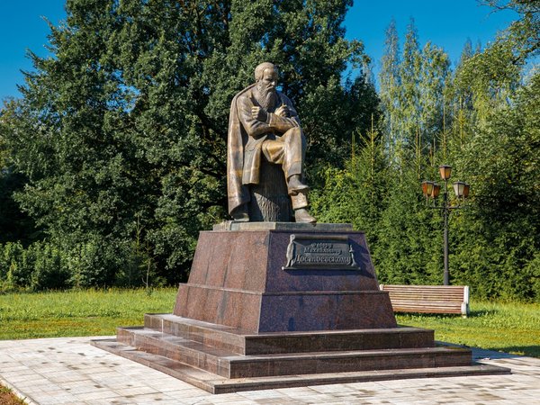 «Братья Карамазовы»: иммерсивный спектакль-променад - фото 2