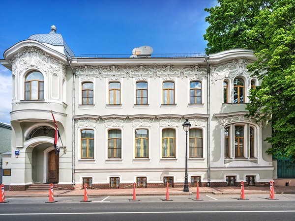 Посольства Москвы: загадки и тайны старинных особняков - фото 2