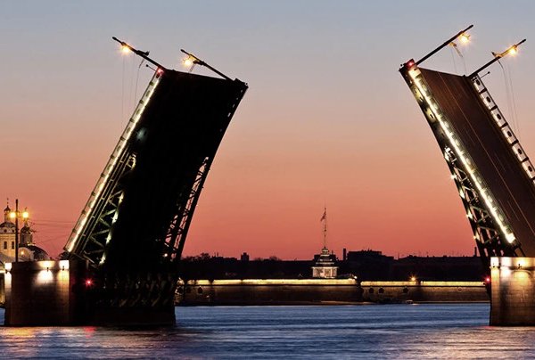 На автобусе и теплоходе по ночному Петербургу - фото 1