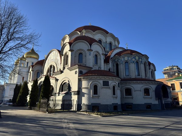 Все монастыри Петербурга: архитектурное путешествие