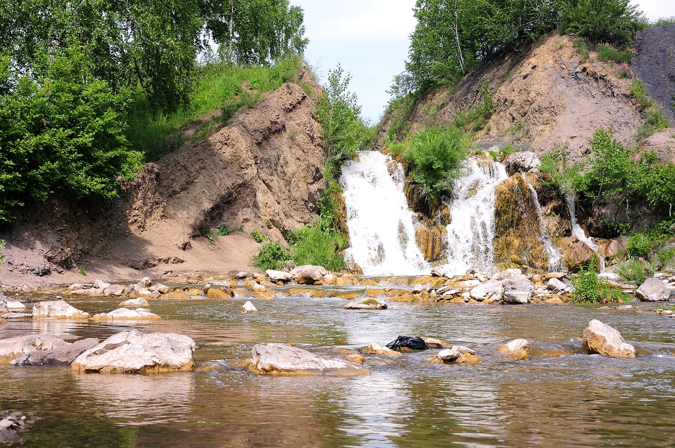 Бердские скалы, Беловский водопад и святой источник Ложок