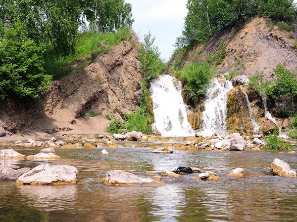 Бердские скалы, Беловский водопад и святой источник Ложок
