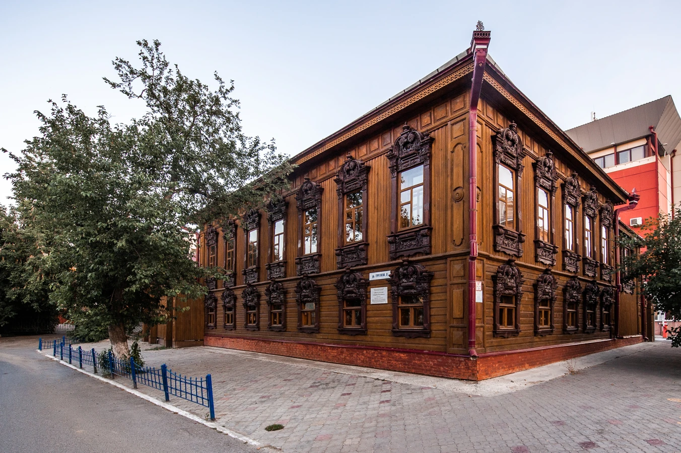 Секреты тюменских улиц: купеческие дома, смотровая и истории старого города