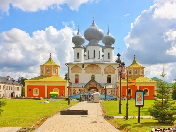 Путешествие в Тихвин: монастыри и дом-музей Римского-Корсакова