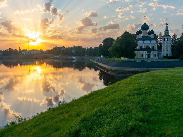 Углич в лучах закатного солнца - фото 1