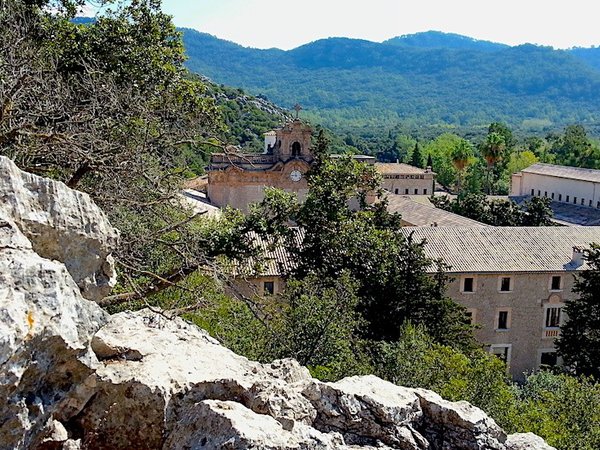 Сады Альфабия, «апельсиновый» трамвайчик и старинная обитель - фото 3