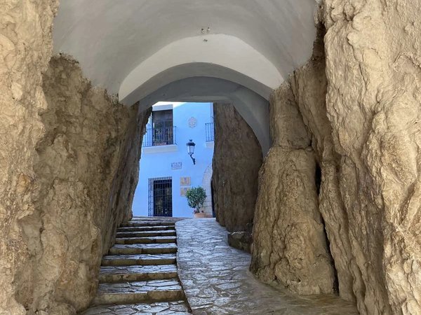 Замок Гуадалест и водопады Альгара в мини-группе - фото 3