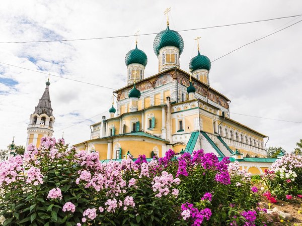 Тутаев: вдоль Волги по Романовской стороне