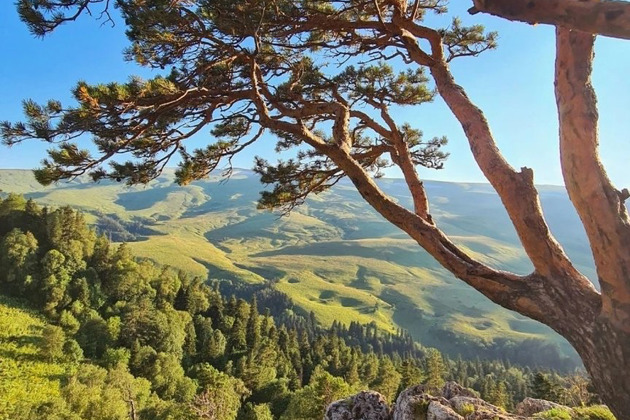 Лаго-Наки, горы, пещеры, водопады и термальные источники