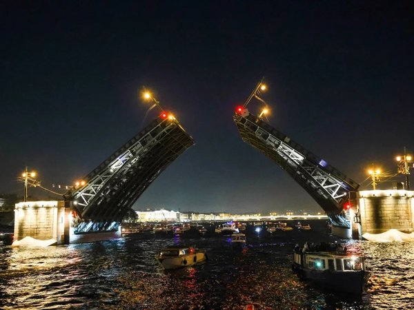 Мосты повисли над Невой: прогулка на теплоходе на развод мостов - фото 4