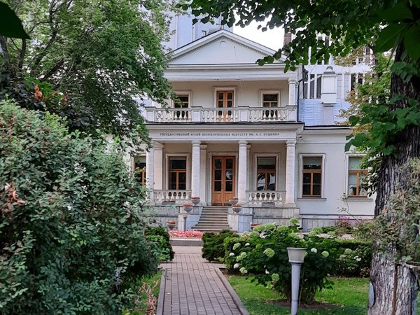 Приют муз на Волхонке: художники, коллекционеры, меценаты