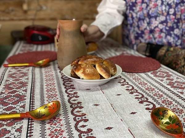В гости к старообрядцам: обед из печи и мастер-класс у ткачихи - фото 1