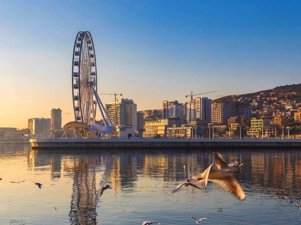 Между небом и Каспием: морская прогулка в Баку - фото 1