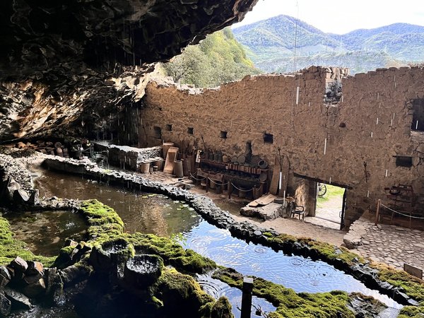 Волшебный Лори: горы, пещеры и старинные монастыри - фото 2