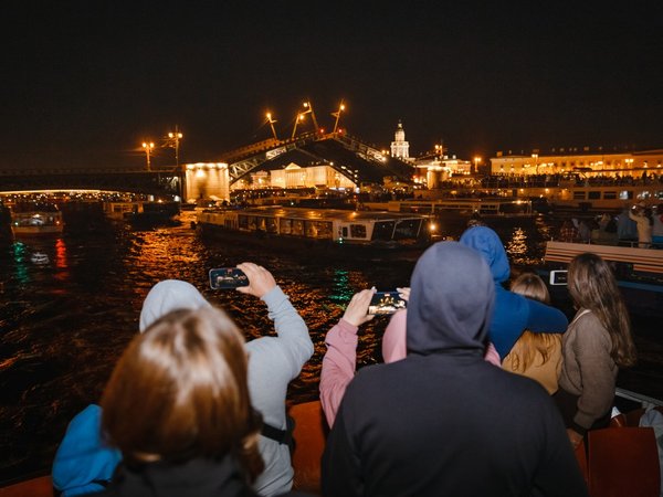 Ночная прогулка на теплоходе «Романтичный саксофон» - фото 4