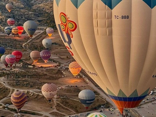 Полёт на воздушном шаре: долины Каппадокии на рассвете - фото 1