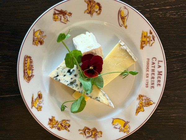 Вкусный Монмартр: аудиогид + дегустация сыра в историческом ресторане - фото 2