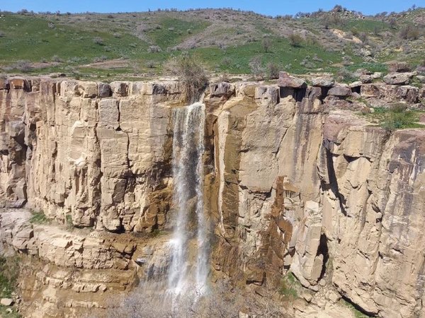 Водопады Таваксая и Большой каньон