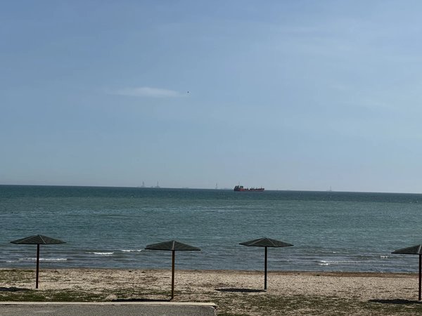 Гобустан, вулканы, розовое озеро и Каспийское море — из Баку - фото 1