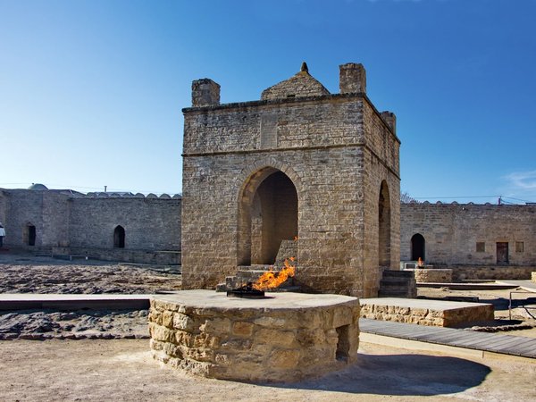 Бакинский Санторини, крепость Рамана, гора Янардаг и храм огня - фото 2