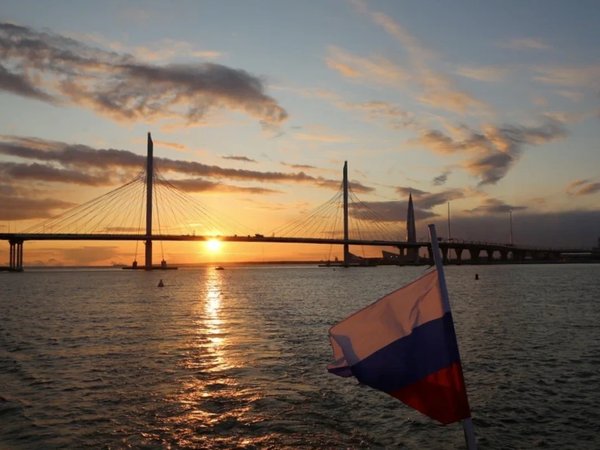 Вечерняя прогулка по Неве с живой музыкой - фото 3
