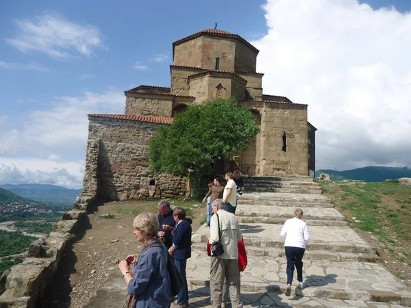 Поездка одного дня: Мцхета, Казбеги, Ананури - фото 3