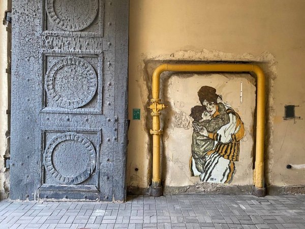 Стрит-арт Петербурга: от тегов до урбан-фрески! Индивидульная экскурсия - фото 1