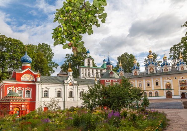 Автобусно-пешеходная экскурсия по Печорам и Изборску - фото 3